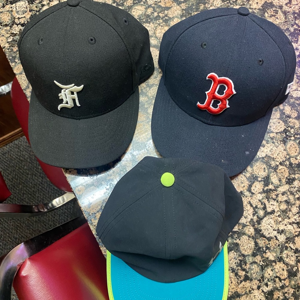 Men hat lot